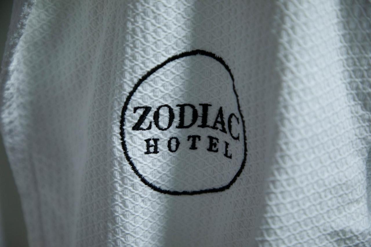 Готель Zodiac Атирау Екстер'єр фото
